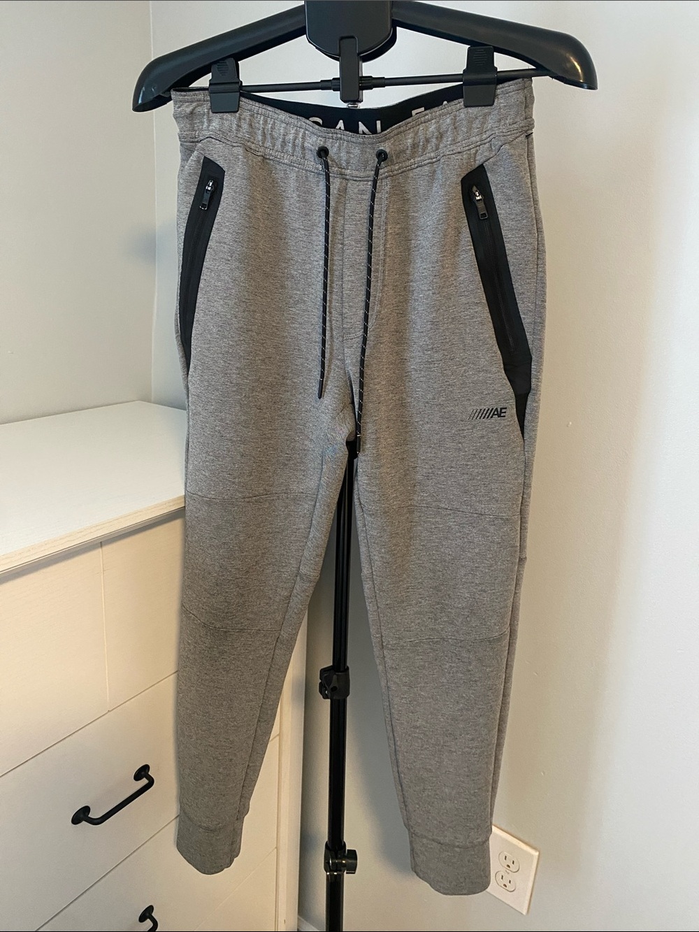 American Eagle Outfitters Men’s Heather Gray Joggers with Black Zip Accents